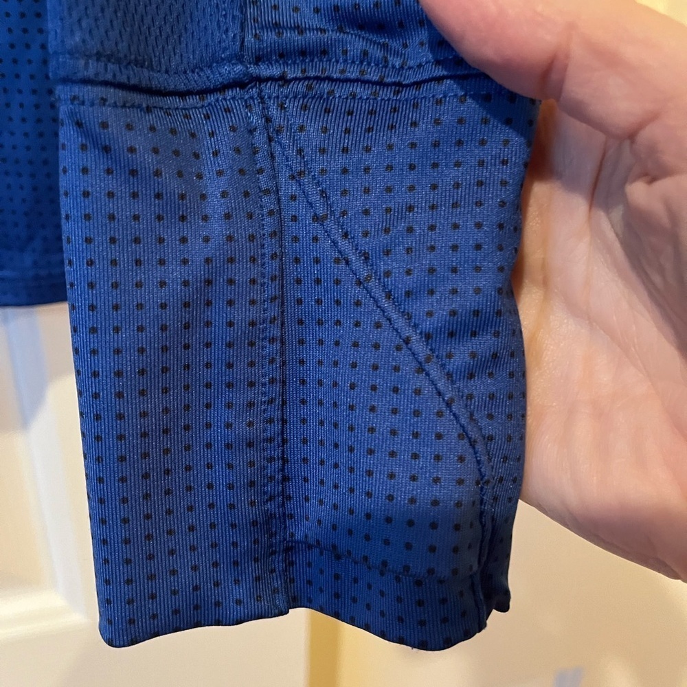 XS Vineyard Vines performance quarter zip in blue/black - Picture 5 of 12